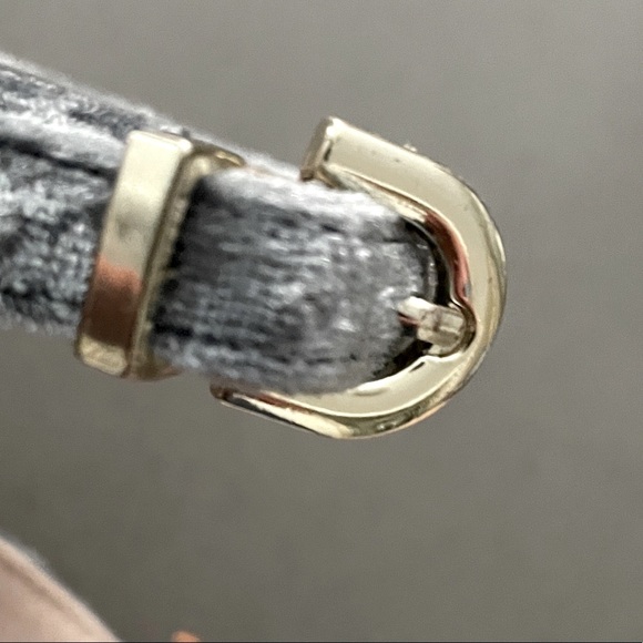 H&M crushed velvet ankle strap heels 39 runs small - Picture 14 of 15